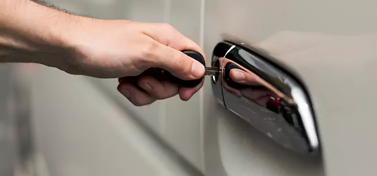 Why Choose Our Auto Locksmith Team in Jasmine Estates, FL?