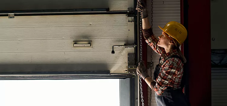 Addressing Common Garage Door Stoppage Issues in Jasmine Estates, FL
